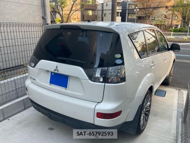 Mitsubishi OUTLANDER 2007-01 7223356-4