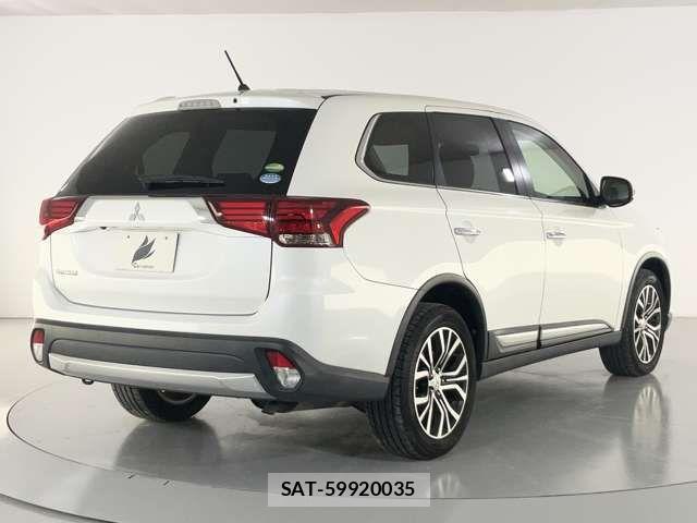 Mitsubishi OUTLANDER 2015-07 7393467-5