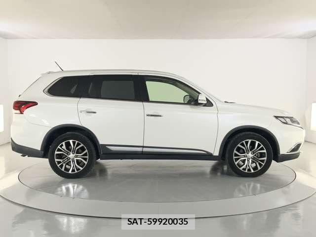 Mitsubishi OUTLANDER 2015-07 7393467-6