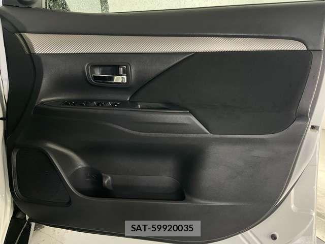 Mitsubishi OUTLANDER 2015-07 7393467-13