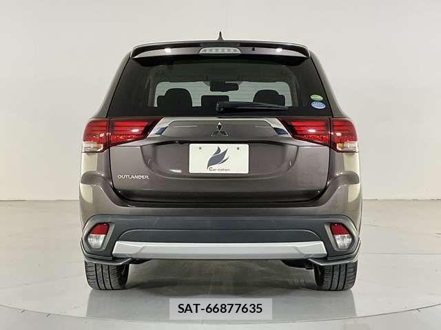 Mitsubishi OUTLANDER 2015-07 7456666-4