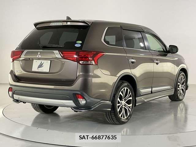 Mitsubishi OUTLANDER 2015-07 7456666-5