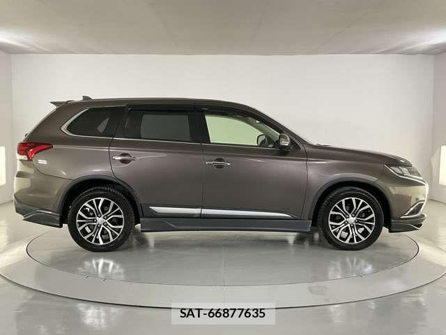 Mitsubishi OUTLANDER 2015-07 7456666-6