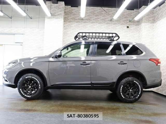 Mitsubishi OUTLANDER 2017-06 7619090-11