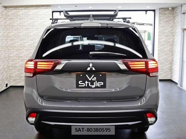 Mitsubishi OUTLANDER 2017-06 7619090-15