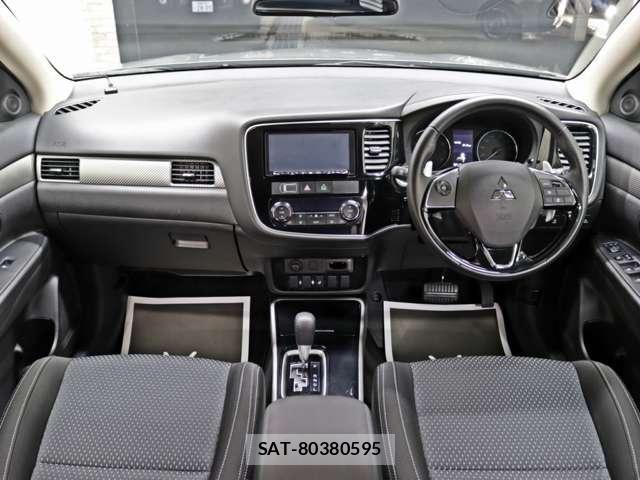 Mitsubishi OUTLANDER 2017-06 7619090-19