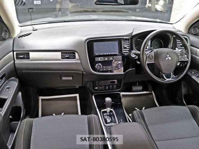 Mitsubishi OUTLANDER 2017-06 7619090-21