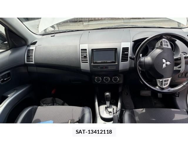 Mitsubishi OUTLANDER 2011-08 7726979-11