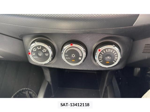Mitsubishi OUTLANDER 2011-08 7726979-19