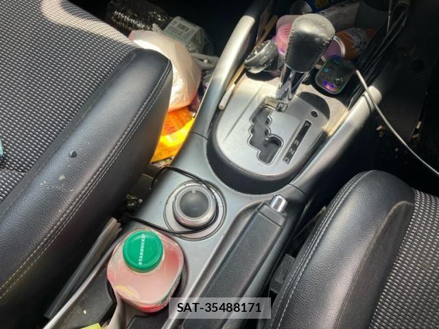 Mitsubishi OUTLANDER 2010-08 7726982-14