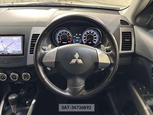 Mitsubishi OUTLANDER 2010-06 7788065-9