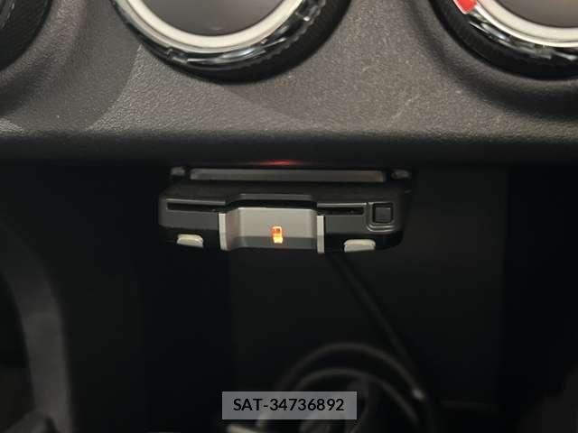 Mitsubishi OUTLANDER 2010-06 7788065-23