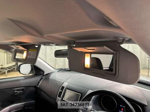 Mitsubishi OUTLANDER 2010-06 7788065-26