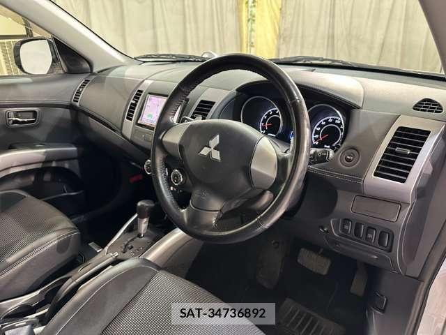 Mitsubishi OUTLANDER 2010-06 7788065-8
