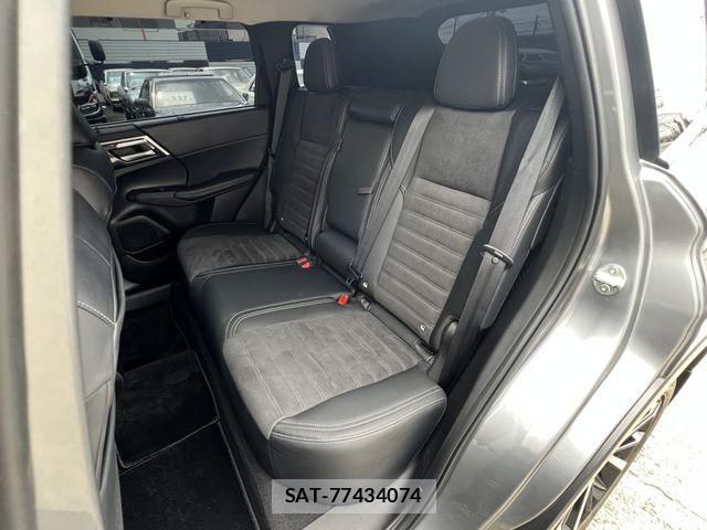 Mitsubishi OUTLANDER 2023-07 7788066-13