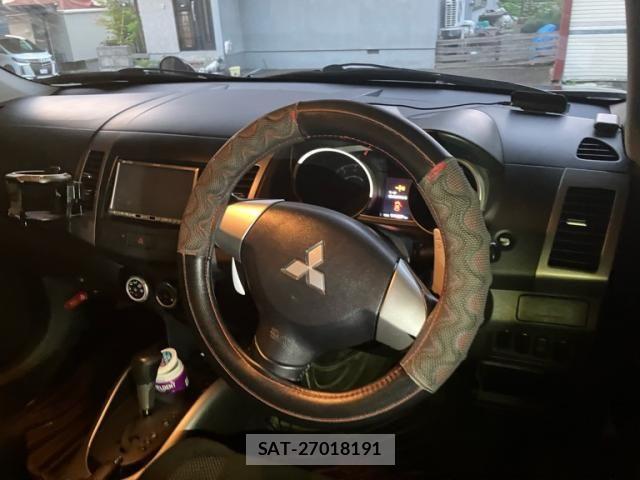 Mitsubishi OUTLANDER 2010-03 7878683-17