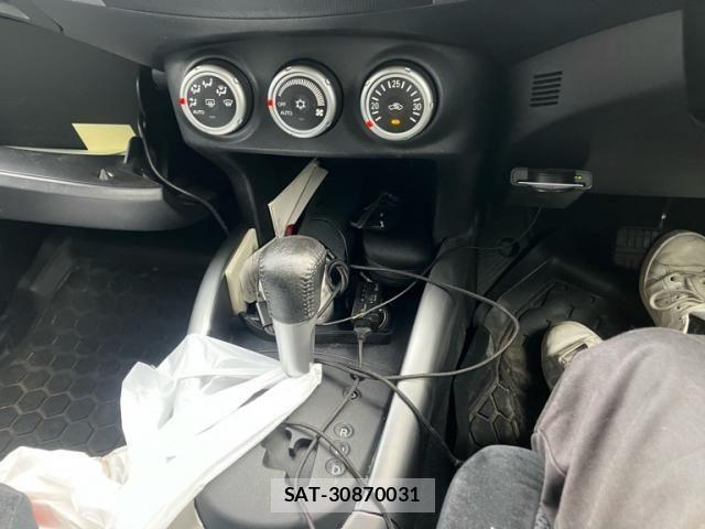 Mitsubishi OUTLANDER 2009-11 8131818-23
