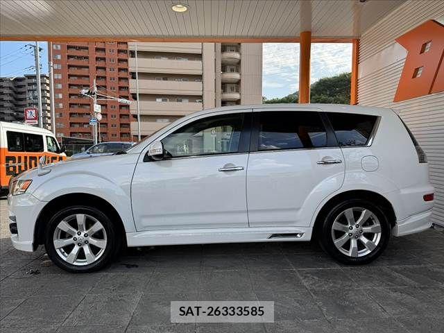 Mitsubishi OUTLANDER 2010-06 8209451-11