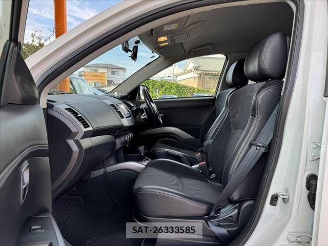 Mitsubishi OUTLANDER 2010-06 8209451-17