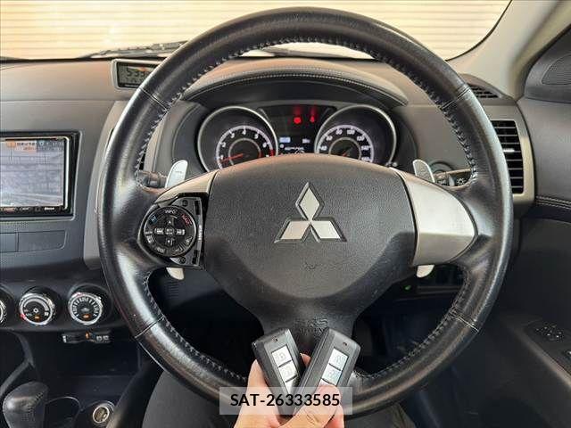 Mitsubishi OUTLANDER 2010-06 8209451-6