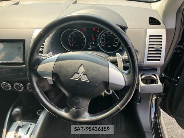 Mitsubishi OUTLANDER 2010-09 8209453-12