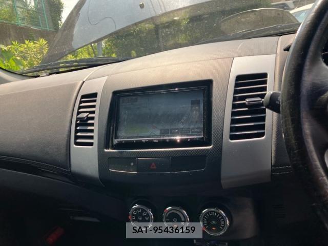 Mitsubishi OUTLANDER 2010-09 8209453-14