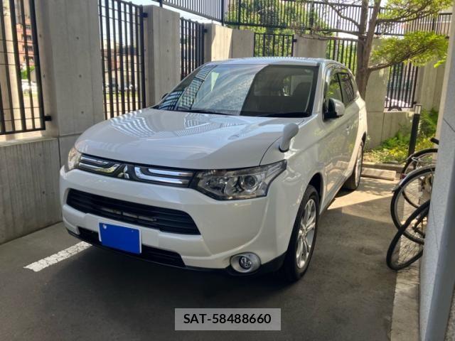 Mitsubishi OUTLANDER 2013-03 8246285-1