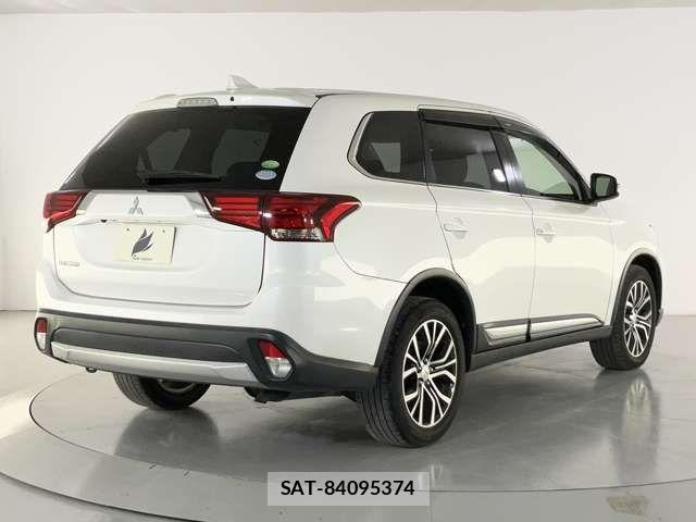 Mitsubishi OUTLANDER 2017-07 8246283-5
