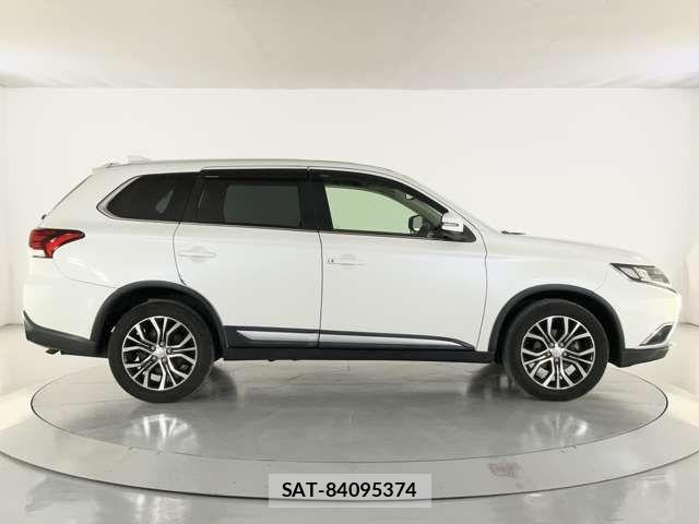 Mitsubishi OUTLANDER 2017-07 8246283-6