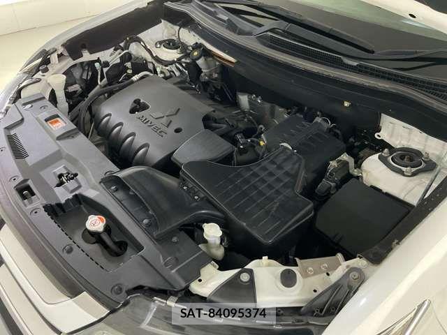 Mitsubishi OUTLANDER 2017-07 8246283-11