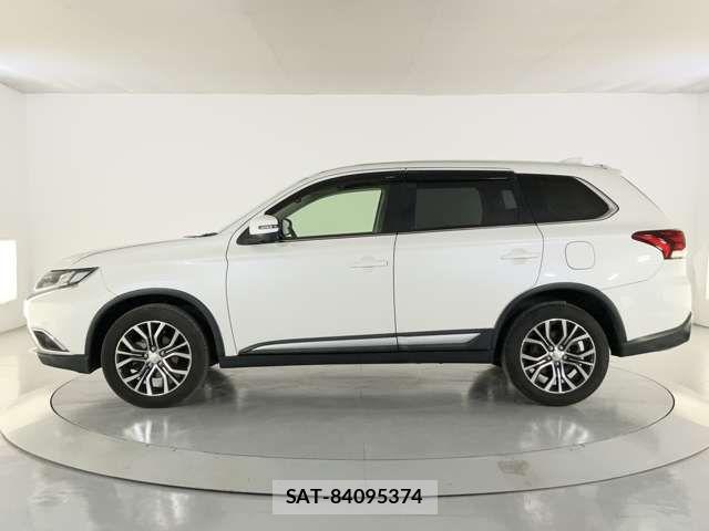 Mitsubishi OUTLANDER 2017-07 8246283-2