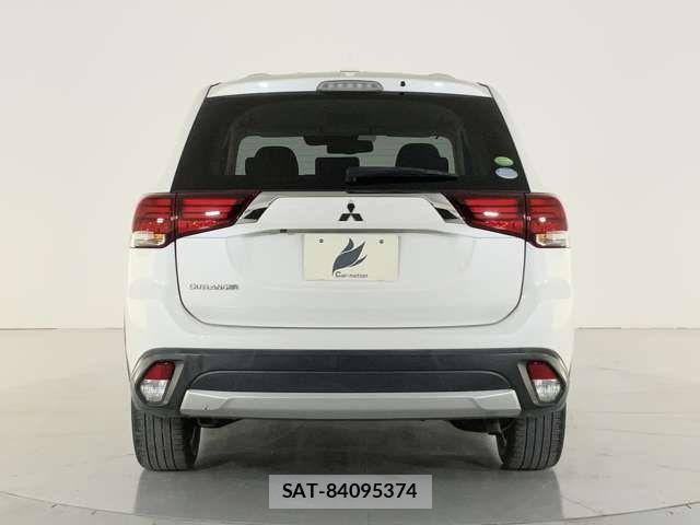 Mitsubishi OUTLANDER 2017-07 8246283-4