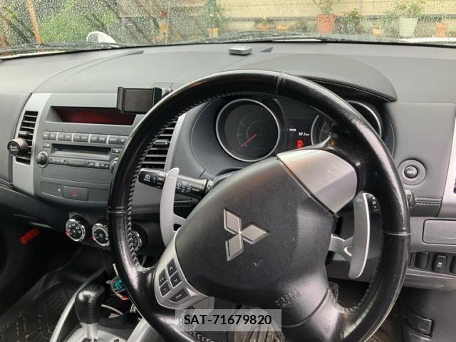 Mitsubishi OUTLANDER 2010-12 8316294-17