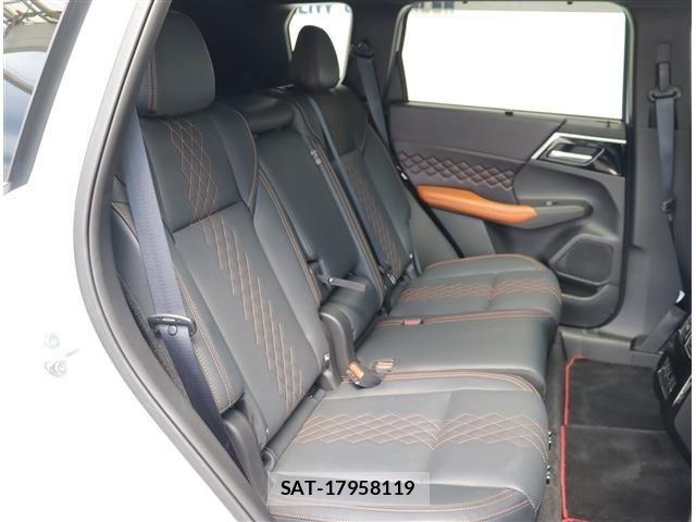 Mitsubishi OUTLANDER 2024-02 8316290-6