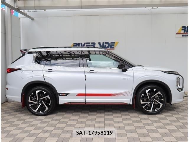 Mitsubishi OUTLANDER 2024-02 8316290-3