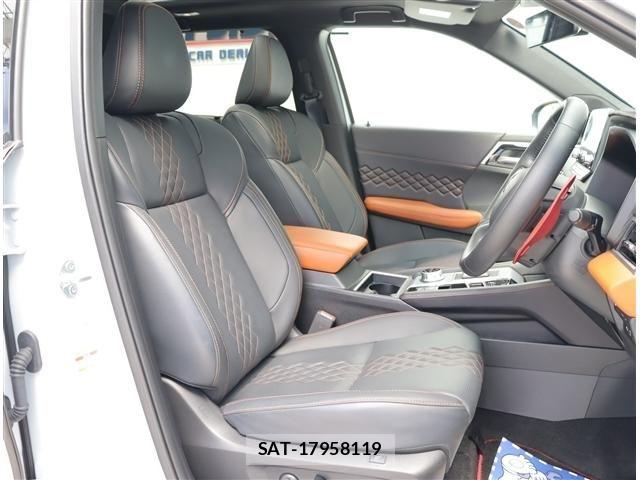 Mitsubishi OUTLANDER 2024-02 8316290-4