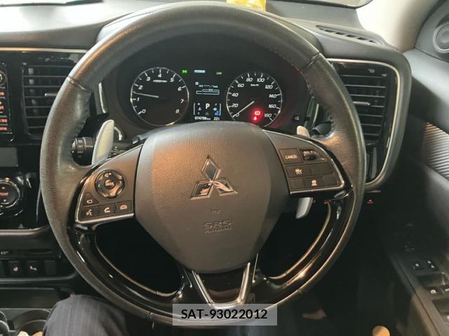 Mitsubishi OUTLANDER 2017-09 8355299-18