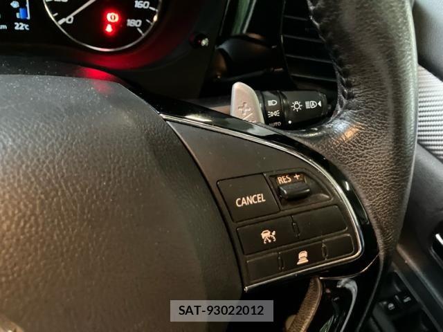 Mitsubishi OUTLANDER 2017-09 8355299-19