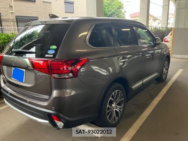 Mitsubishi OUTLANDER 2017-09 8355299-2
