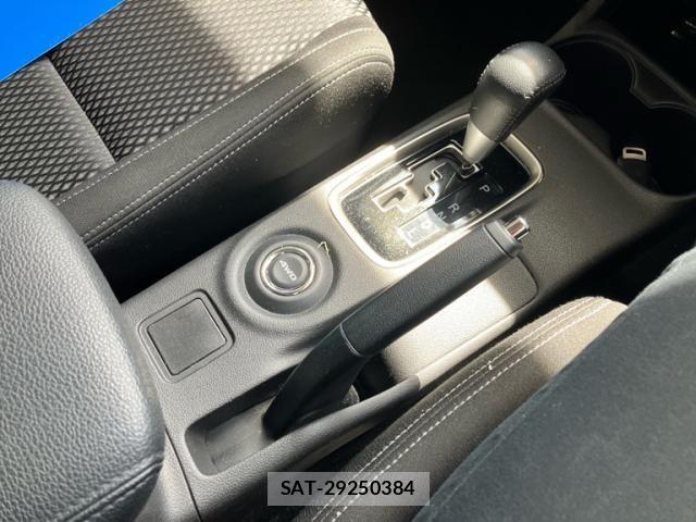 Mitsubishi OUTLANDER 2015-08 8368030-16