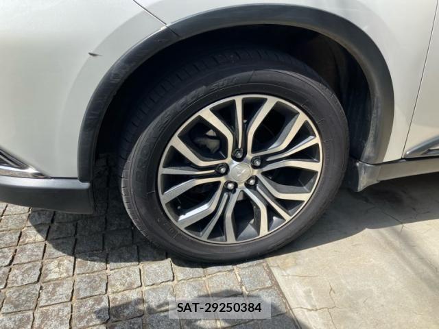 Mitsubishi OUTLANDER 2015-08 8368030-6