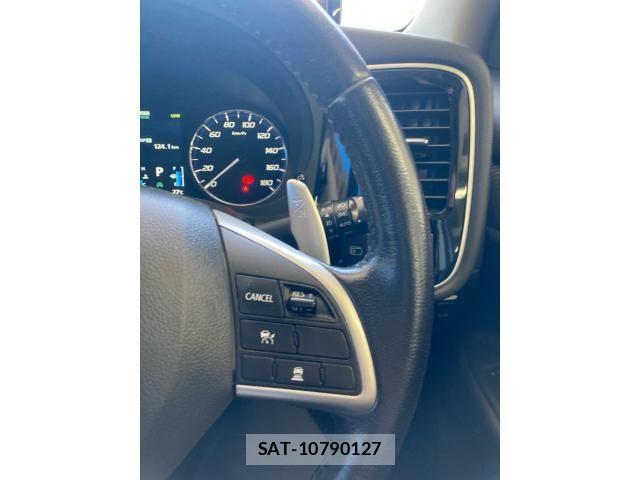 Mitsubishi OUTLANDER 2013-10 8372021-11