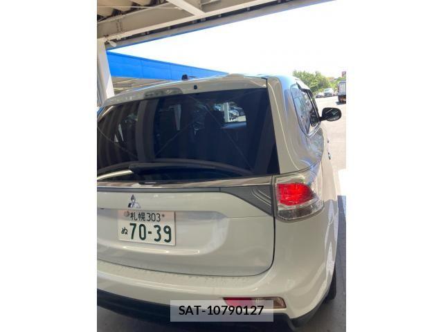 Mitsubishi OUTLANDER 2013-10 8372021-1