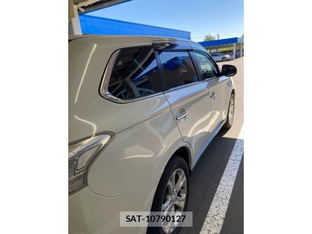 Mitsubishi OUTLANDER 2013-10 8372021-19