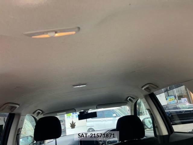 Mitsubishi OUTLANDER 2014-03 8414258-13