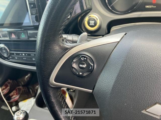 Mitsubishi OUTLANDER 2014-03 8414258-16