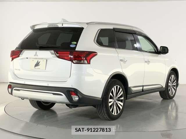 Mitsubishi OUTLANDER 2018-09 8526491-5