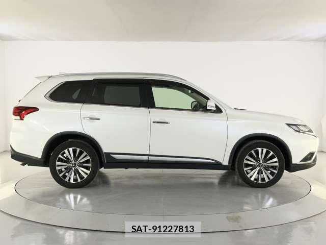 Mitsubishi OUTLANDER 2018-09 8526491-6