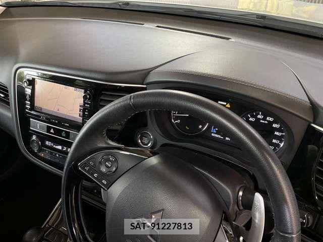 Mitsubishi OUTLANDER 2018-09 8526491-15