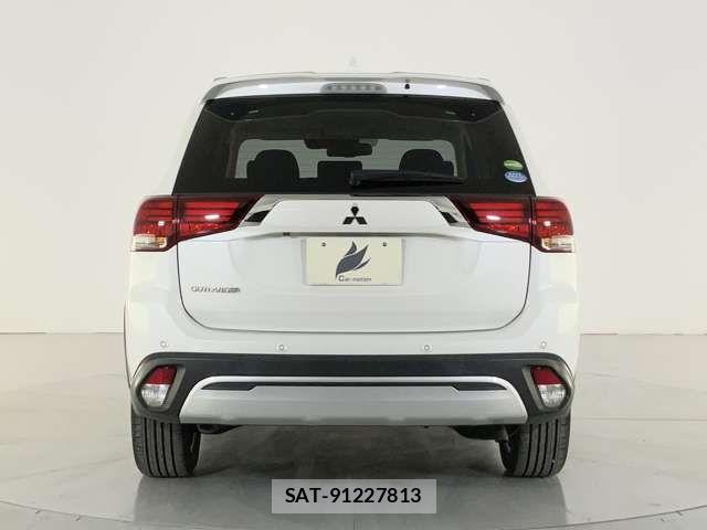 Mitsubishi OUTLANDER 2018-09 8526491-4